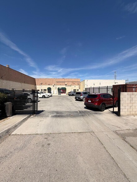 More Photos Of 566 W Lancaster Blvd, Lancaster Office For Sale