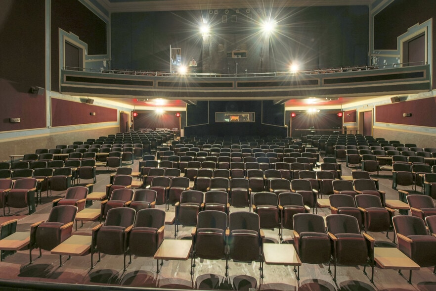 More Photos Of 58 High St, Clinton Movie Radio TVStudio For Lease