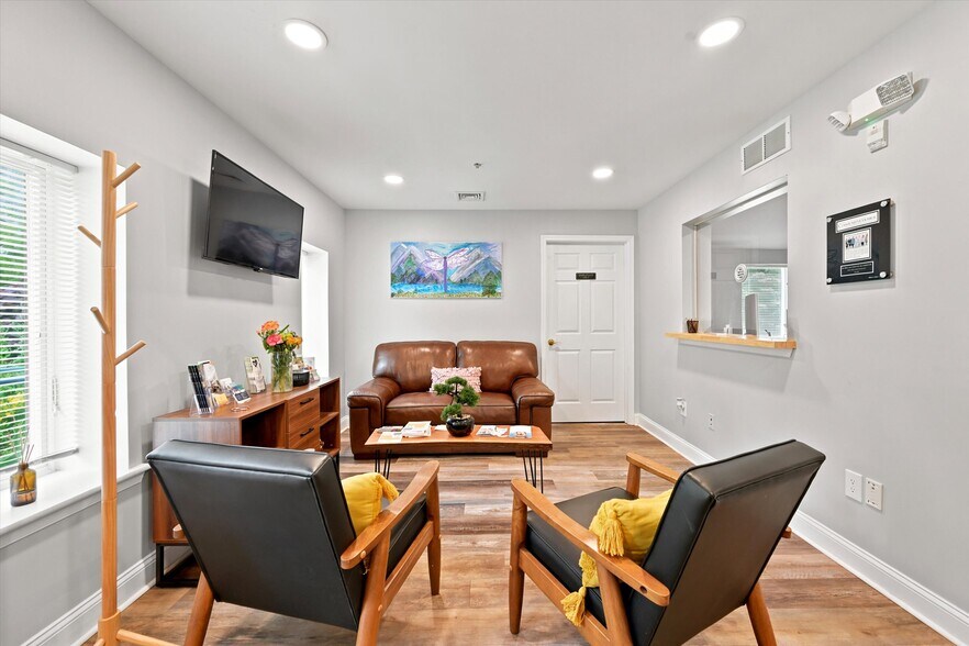 More Photos Of 103 Garris Rd, Downingtown Medical For Sale