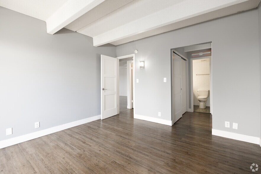 More Photos Of 107 W Cheyenne Rd, Colorado Springs Apartments For Sale