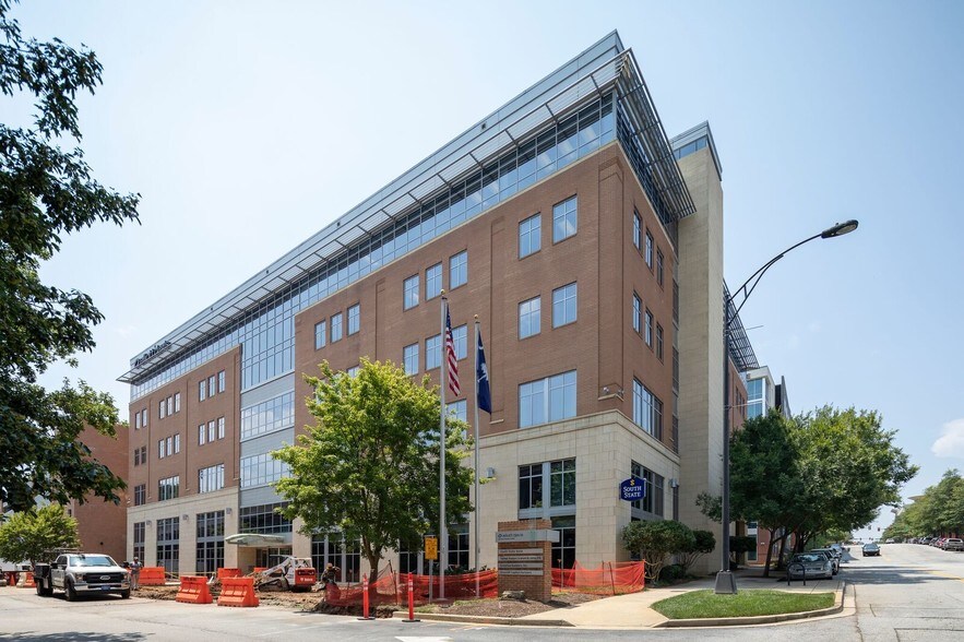More Photos Of 200 E Broad St, Greenville Office For Lease