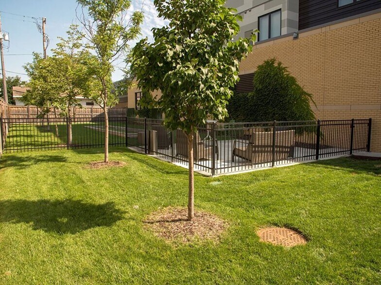 More Photos Of 725 Cleveland Ave S, Saint Paul Apartments For Lease