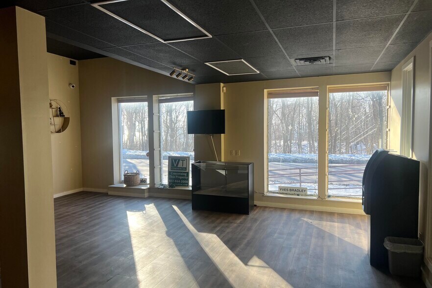 More Photos Of 276 North Ave, Burlington General Retail For Sale