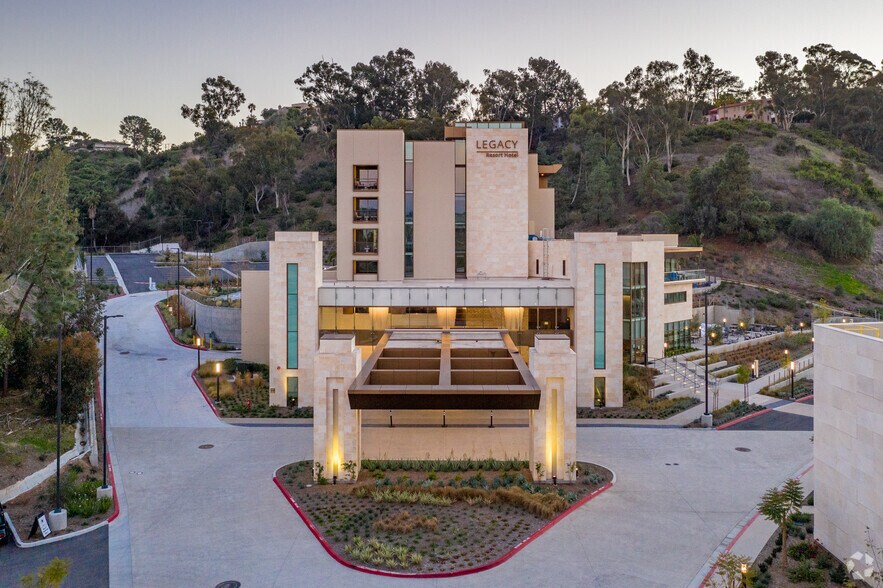 More Photos Of 875 Hotel Cir S, San Diego Hotel For Sale