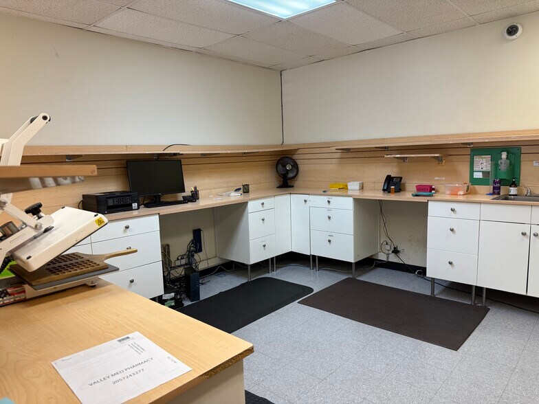 More Photos Of 16430-16438 Vanowen St, Van Nuys Medical For Lease