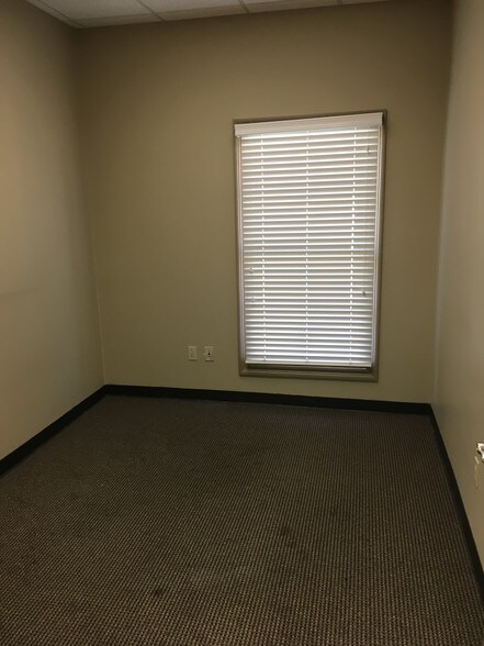 More Photos Of 13702 Coursey Blvd, Baton Rouge Office For Lease