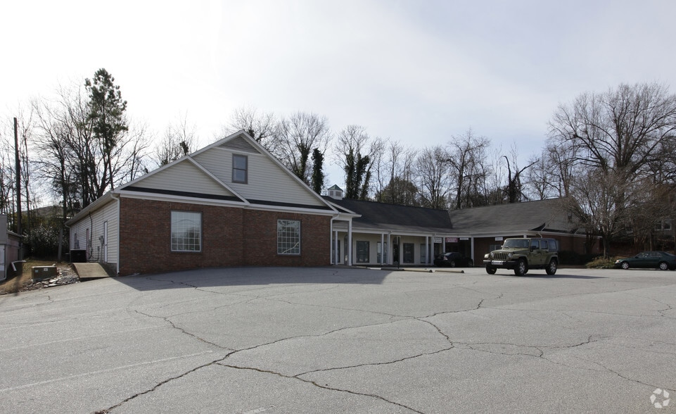 Primary Photo Of 1622 E North St, Greenville Serviced Offices For Lease