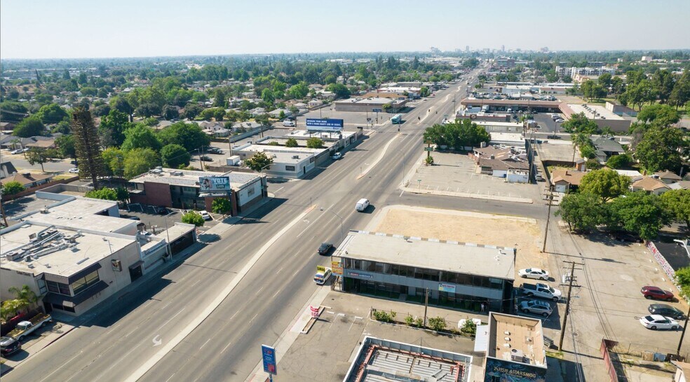 More Photos Of 2921 N Blackstone Ave, Fresno Office Residential For Sale
