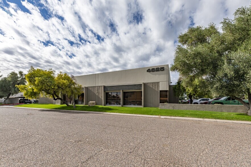 More Photos Of 4625 S Ash Ave, Tempe Light Distribution For Lease