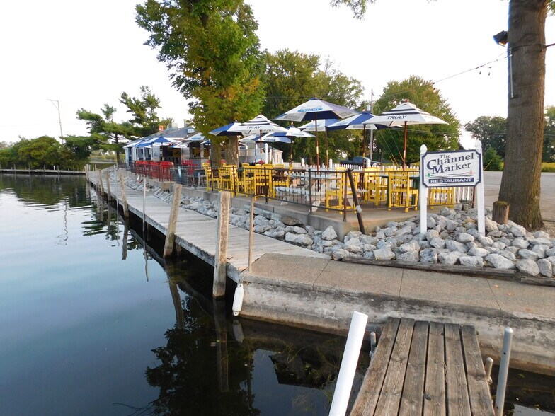 More Photos Of 5793 E Pickwick Rd, Syracuse Restaurant For Sale