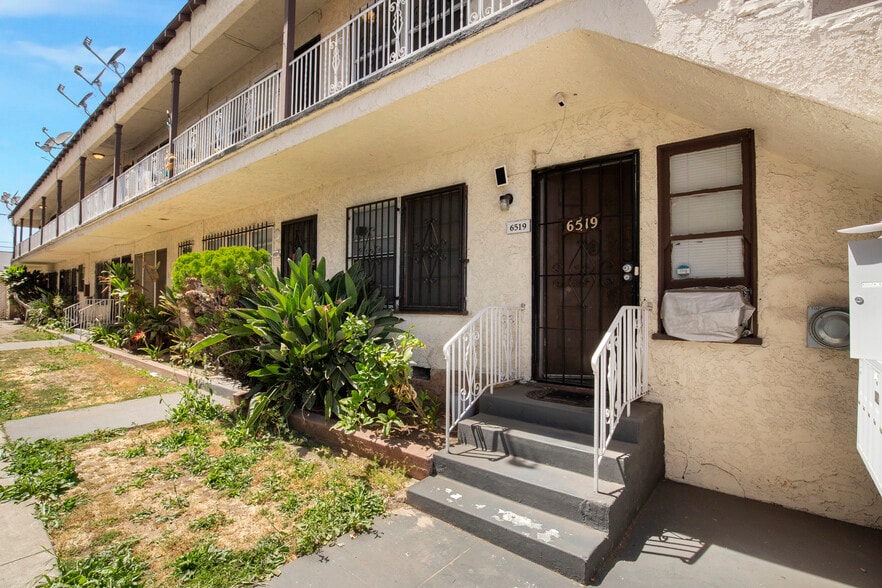More Photos Of 6519 Crenshaw Blvd, Los Angeles Apartments For Sale