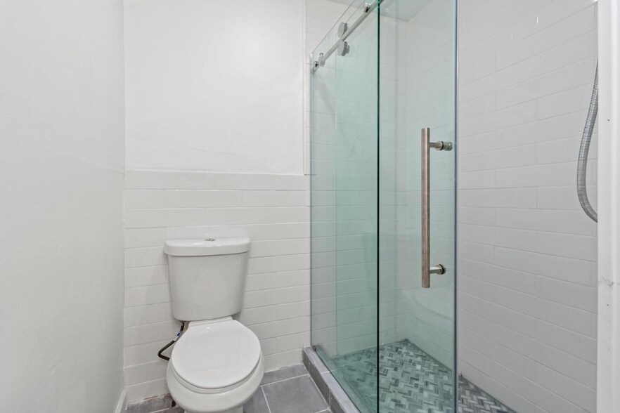 More Photos Of 1602 S Broad St, Philadelphia Office Residential For Sale