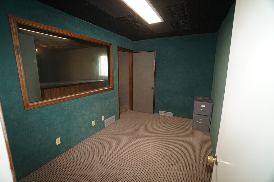 More Photos Of 2414 S Leonard Rd, Saint Joseph Office For Sale