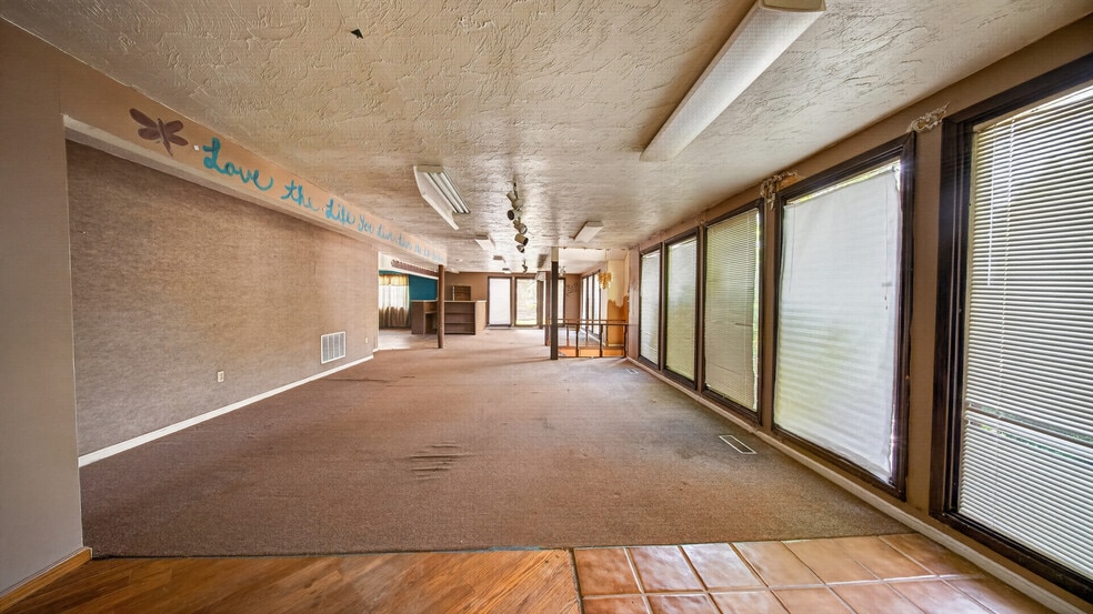 More Photos Of 29369 Lorain Rd, North Olmsted Flex For Sale