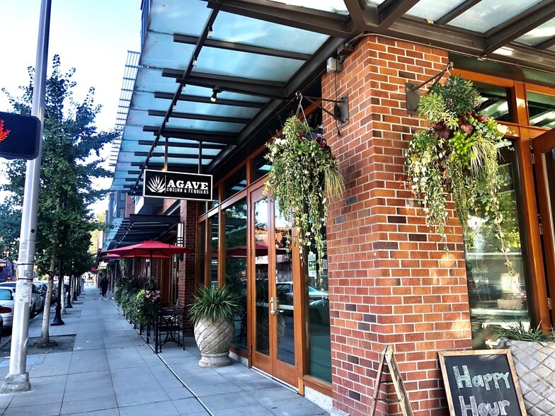 More Photos Of 118 Republican St, Seattle Apartments For Lease