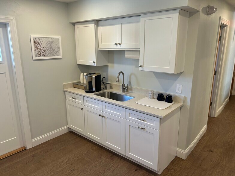 More Photos Of 52 Highland St, Worcester Office For Lease