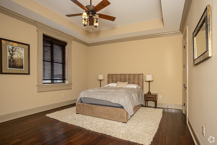 More Photos Of 431-433 Gravier St, New Orleans Apartments For Sale