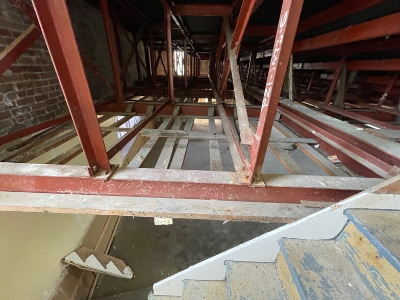 More Photos Of 2400 Delachaise St, New Orleans Specialty For Sale