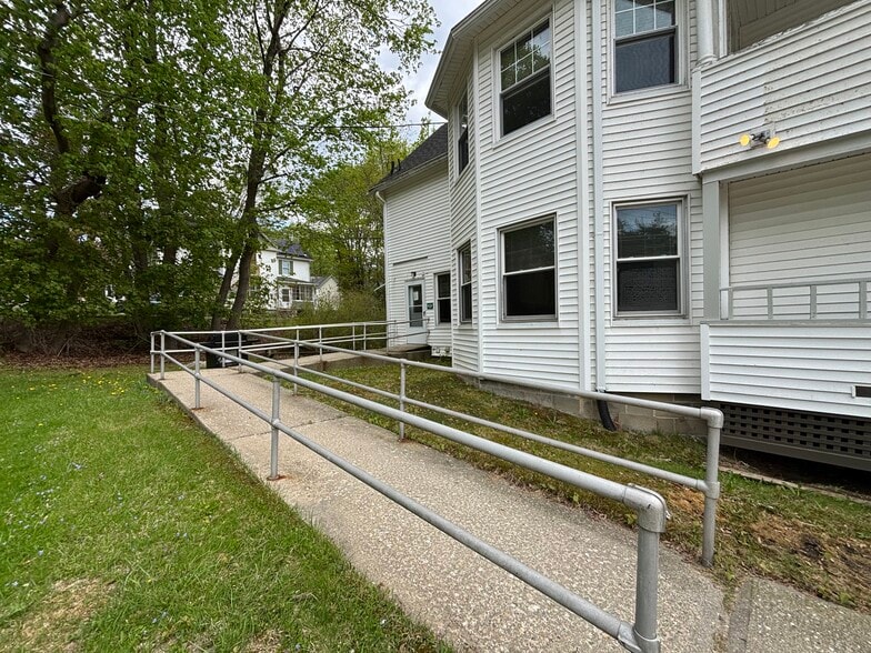 More Photos Of 60 Cottage St, Great Barrington Office For Sale