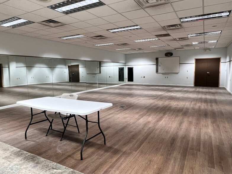 More Photos Of 27 Bleeker St, Millburn Office For Lease