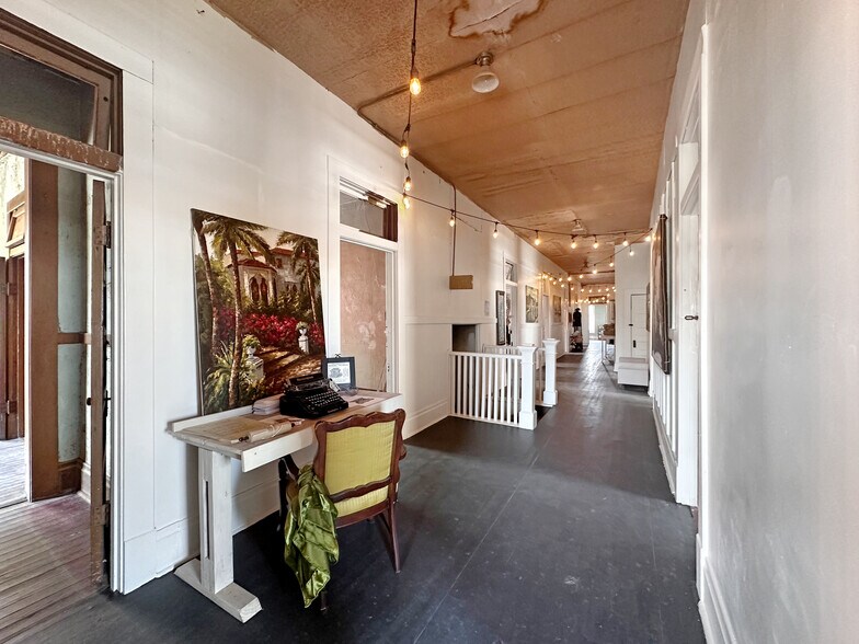 More Photos Of 200 S 3rd St, Leesville Hospitality For Sale
