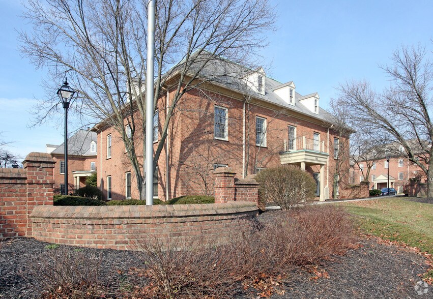 More Photos Of 130 Northwoods Blvd, Columbus Office For Lease