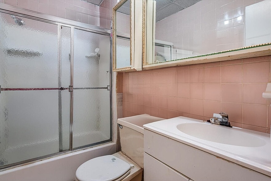 More Photos Of 113 34th St, Union City Apartments For Sale