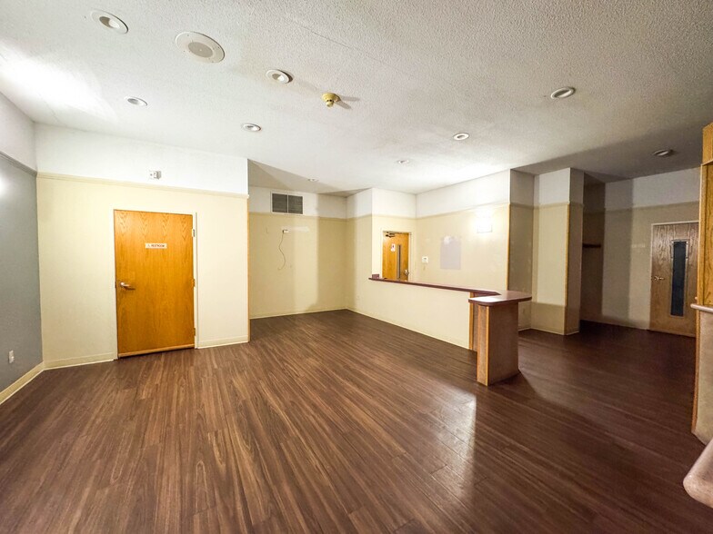 More Photos Of 687 Straits Tpke, Middlebury Medical For Lease