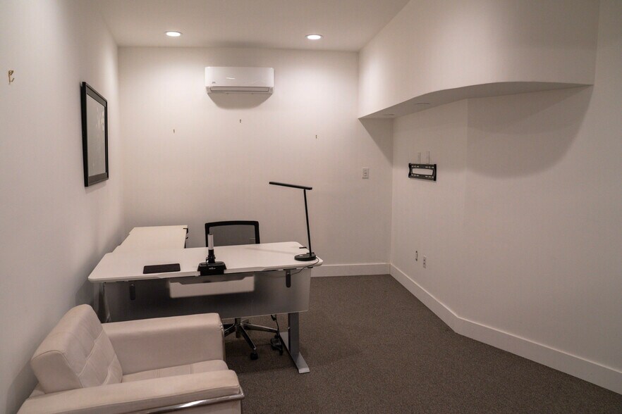 More Photos Of 6363 Hollywood Blvd, Los Angeles Storefront For Lease