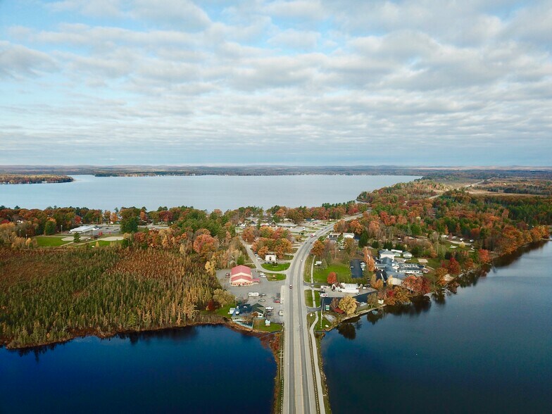 More Photos Of 2403 Sunnyside Dr, Cadillac Restaurant For Sale