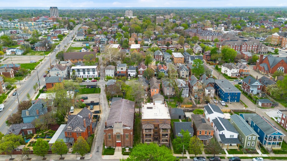 More Photos Of 94 N 20th St, Columbus Apartments For Sale