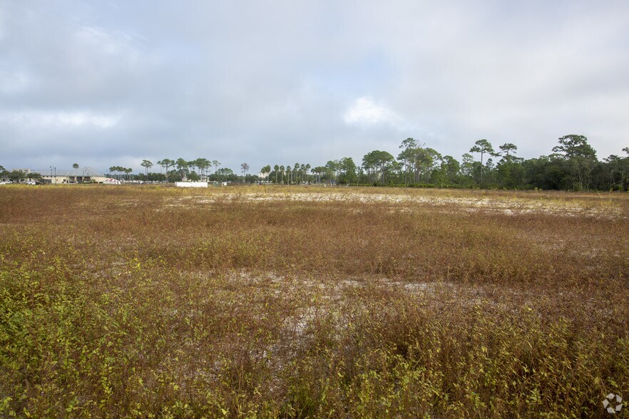 More Photos Of 1090 Grand Venture Blvd, North Port Land For Lease