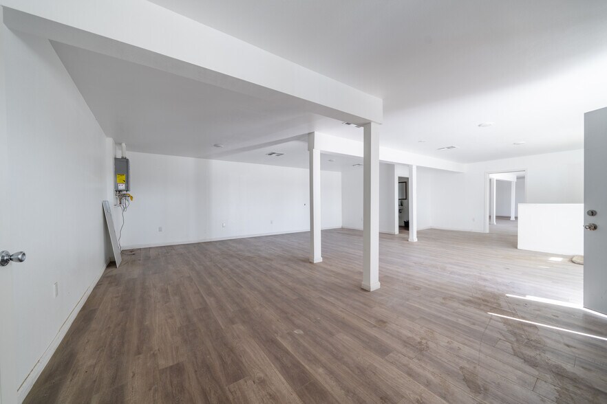 More Photos Of 44300 Division St, Lancaster Office For Sale