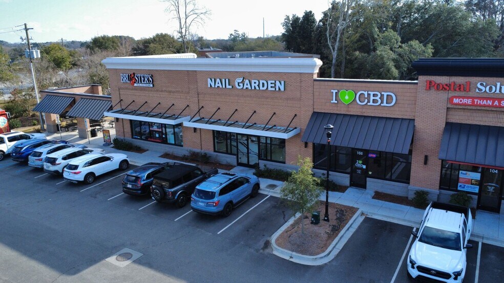 More Photos Of 143 Berkeley Cir, Summerville Storefront Retail Office For Lease