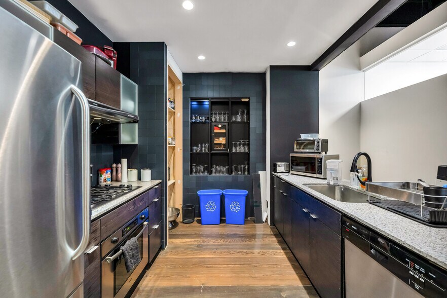 More Photos Of 19299 94 Ave, Surrey Warehouse For Sale