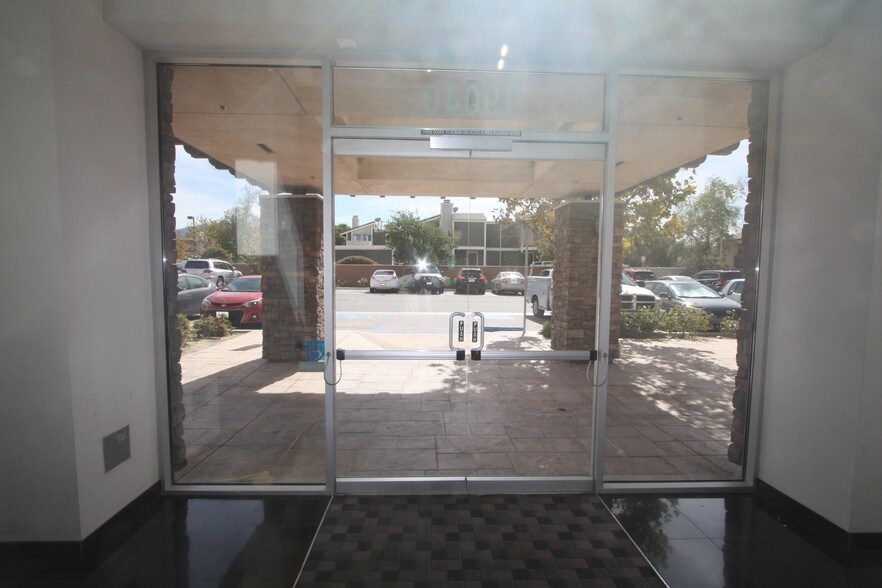 More Photos Of 19034-19042 Soledad Canyon Rd, Santa Clarita Medical For Lease