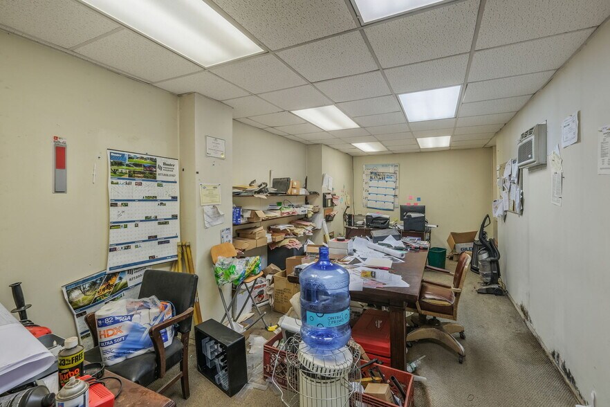 More Photos Of 340 Marconi Blvd, Copiague Warehouse For Sale