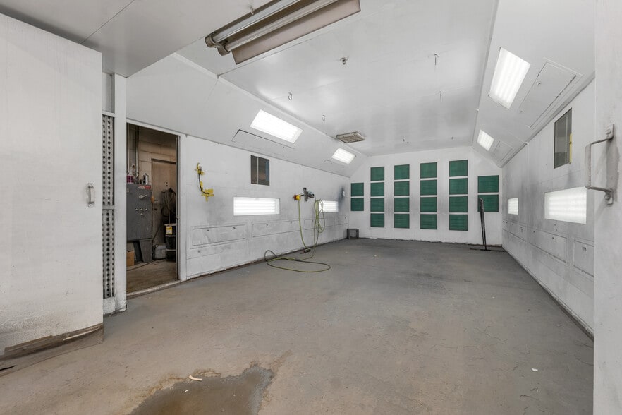 More Photos Of 11 Wilson Ct, Laconia Warehouse For Sale