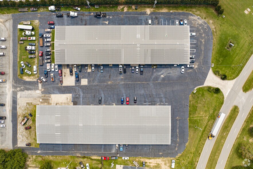 More Photos Of 24 Joe Kennedy Blvd, Statesboro Warehouse For Lease