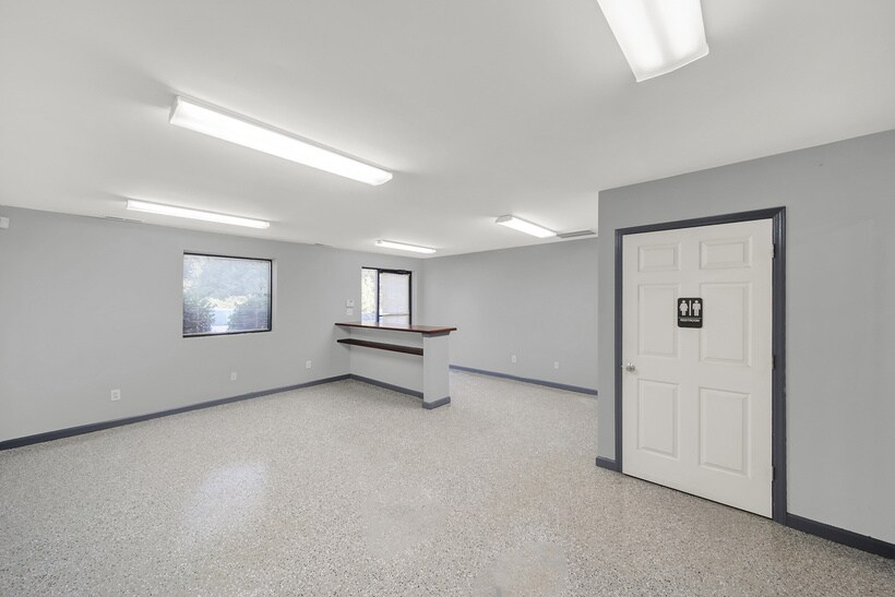 More Photos Of 3747 Matthews Indian Trail Rd, Stallings Warehouse For Lease