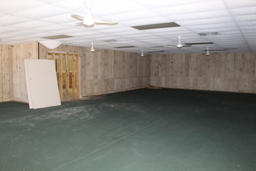 More Photos Of 1421 34th St, Woodward Service For Sale