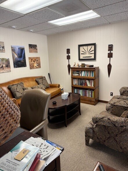 More Photos Of 8330-8350 Meadow Rd, Dallas Office For Sale