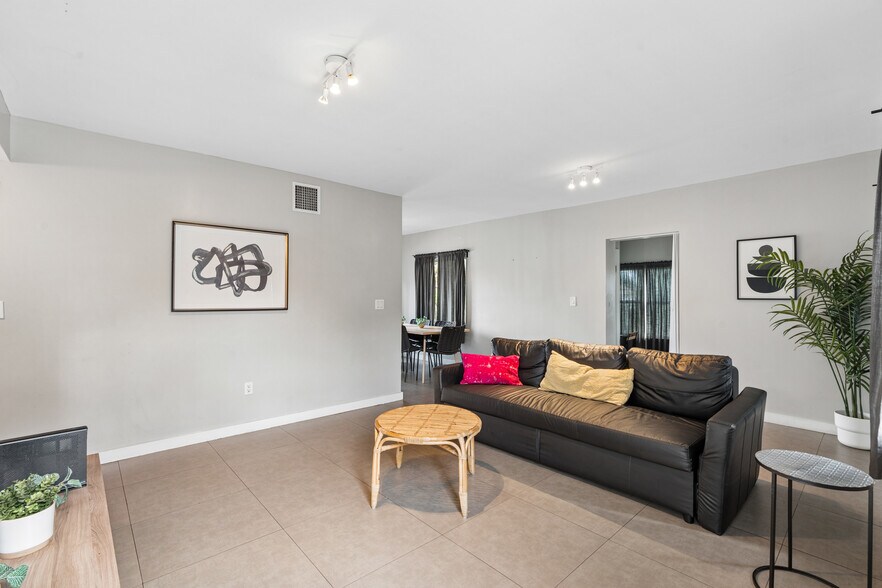 More Photos Of 435 NE 69th St, Miami Multifamily For Sale