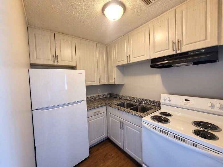 More Photos Of 2553 Lower Wetumpka Rd, Montgomery Apartments For Sale