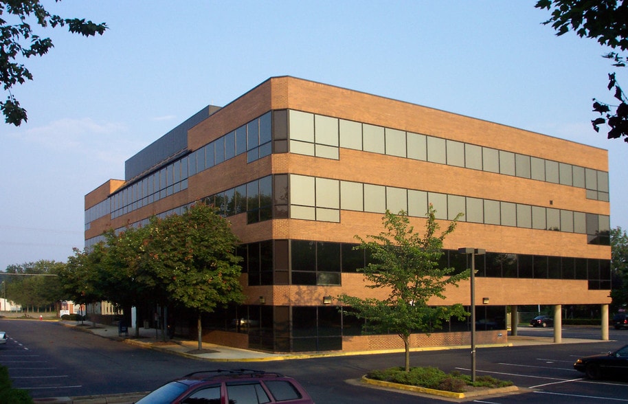 More Photos Of 3554 Chain Bridge Rd, Fairfax Office For Lease