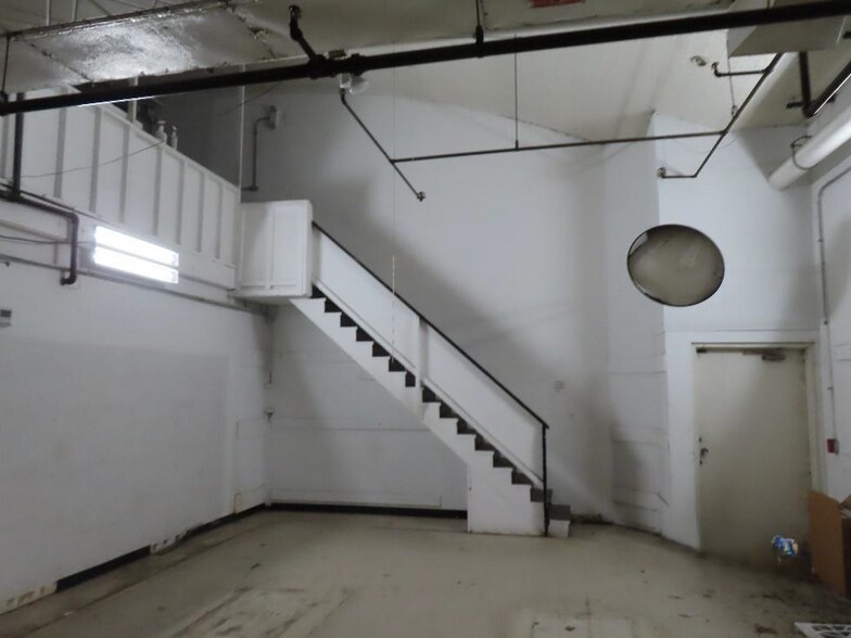 More Photos Of 4335 Oakton St, Skokie Freestanding For Lease