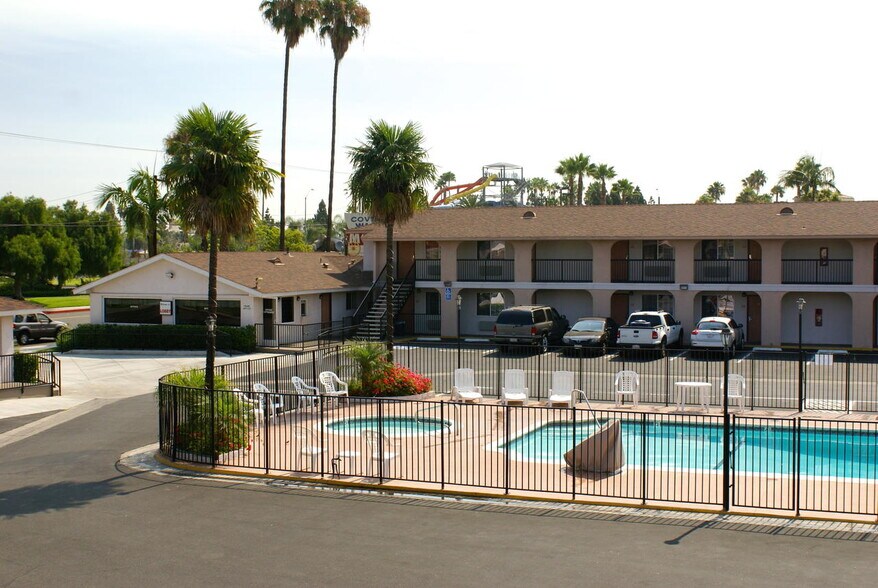 An outdoor pool is available at the property. 7800 Crescent Ave, Buena Park, CA 90620 Motel For Sale