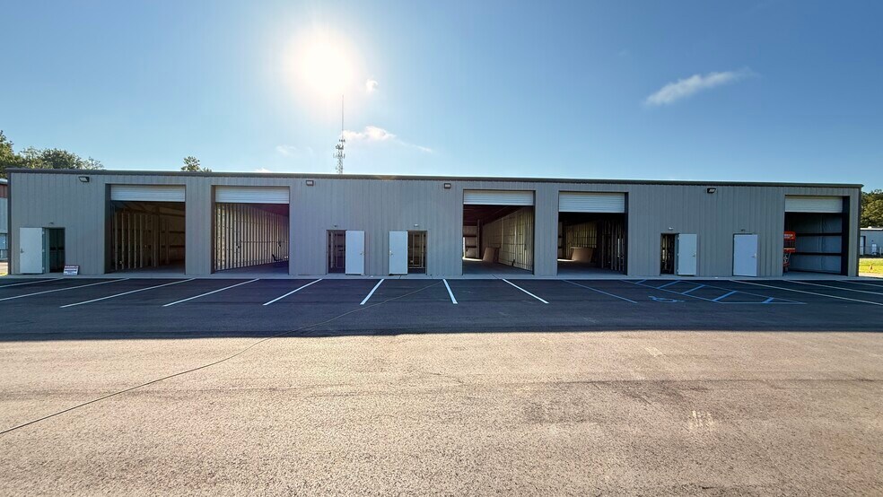 More Photos Of 4557 Savannah Hwy, Ravenel Light Manufacturing For Lease