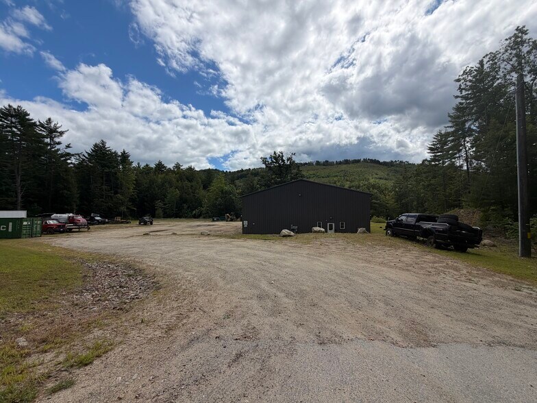 More Photos Of 237 N Bennington Rd, Bennington Flex For Sale