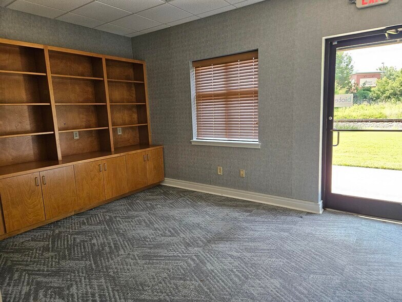 More Photos Of 2459 Emerald Pl, Greenville Medical For Sale